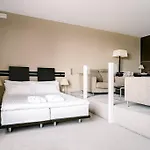Amberton Hotel 4*
