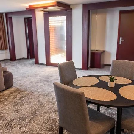 Hotel Amberton 4*